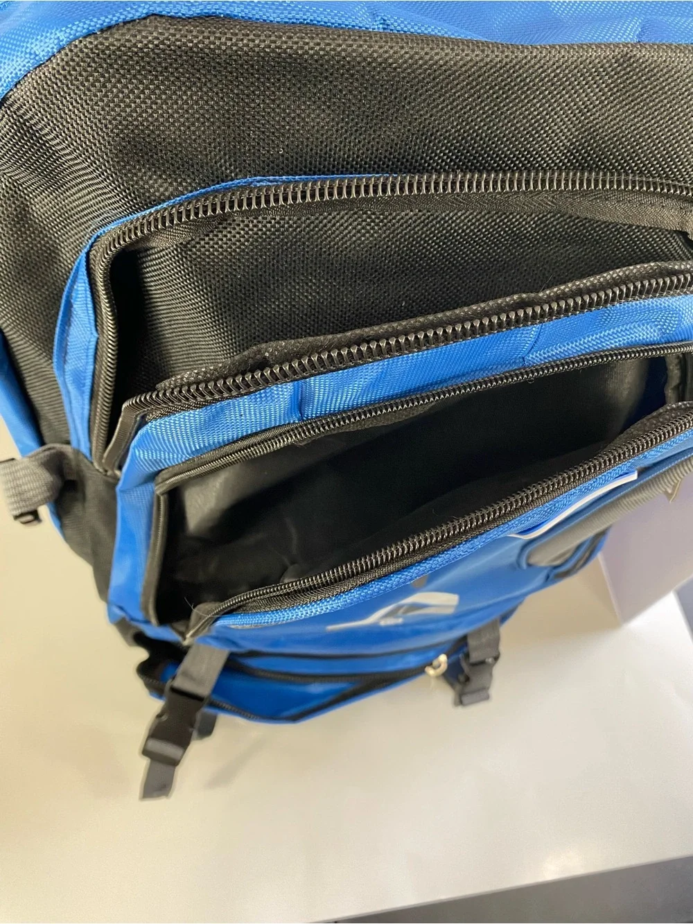 Torelli Blue Black Backpack with 2 beach lawn Mats Set
